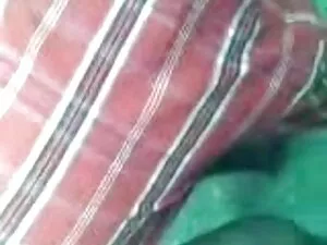 2 काले लड़कियों के ह ...