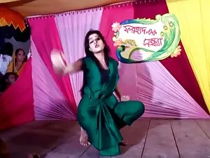 ब्रिगिट लाहै सेक्सी  ...