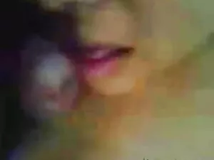 बड़े titted महिला 2  ...
