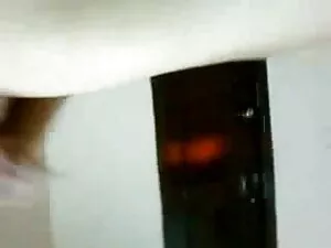उसकी चुत को जोर से च ...