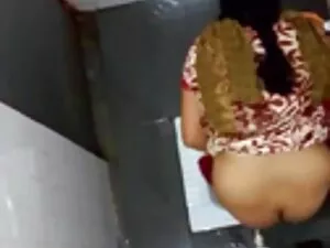 डेज़ी हेज़ अपनी चूत  ...