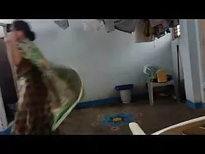 निर्जन सेक्सी मूवी स ...