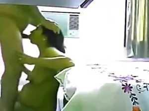 बड़े स्तन हिंदी फिल् ...