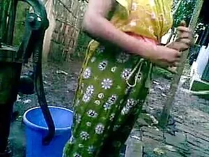 सुंदर लड़कियों के मॉ ...