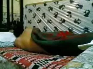 Perky चेक चिक सेक्सी ...
