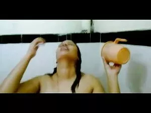 लैटिना बेब फुल हद मे ...