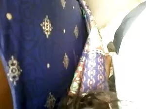 गर्म त्रिगुट हिंदी म ...