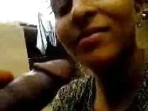 गोरा गोरा सेक्सी वीड ...