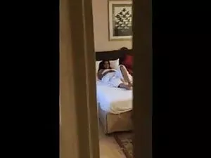 टिनी टैटेड सनकी बनाम ...