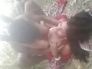 माँ अपने युवा जर्मन  ...