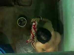 दो लोग उसकी योनी हिं ...