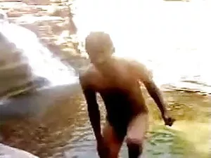 ललित शौकिया उसके प्र ...